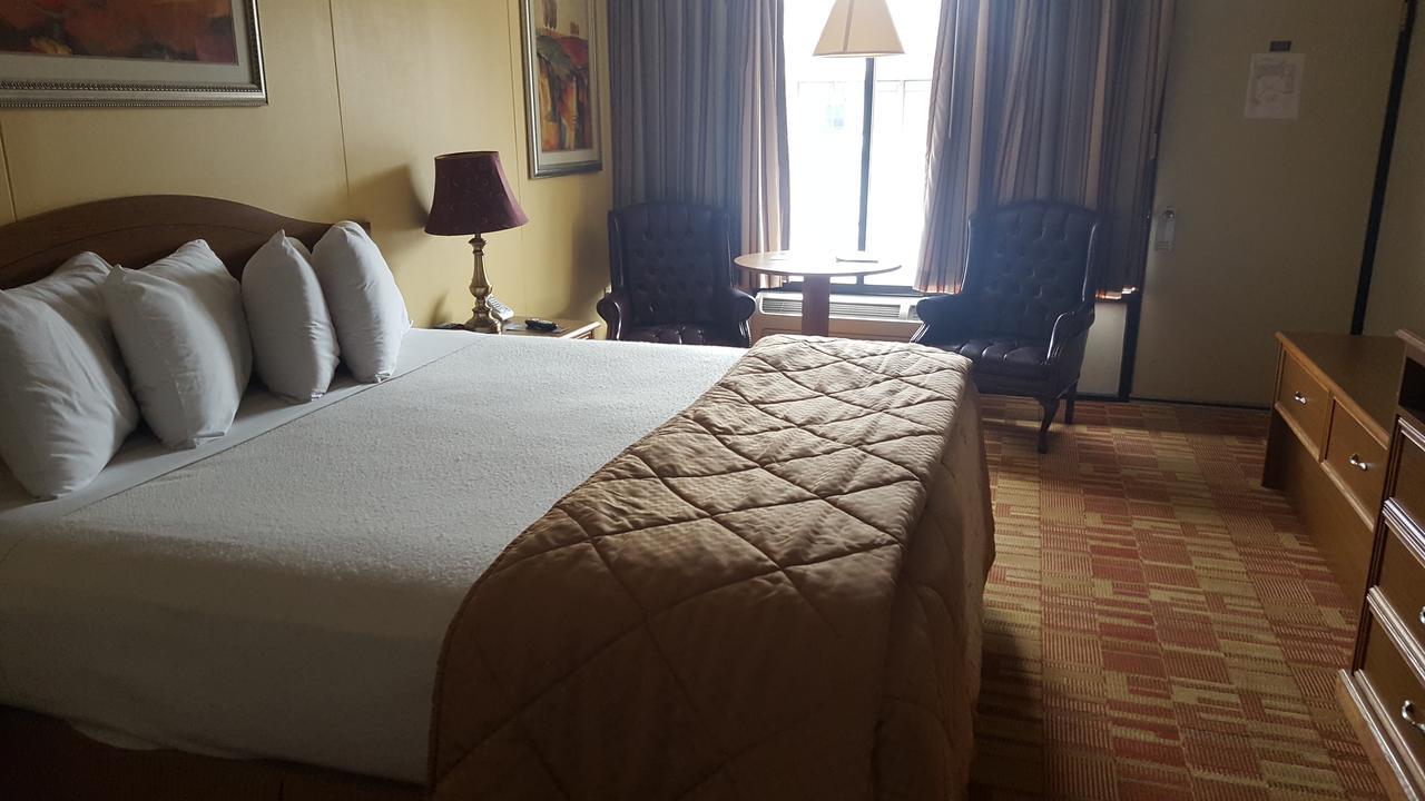 Baldknobbers Motor Inn Branson Bagian luar foto