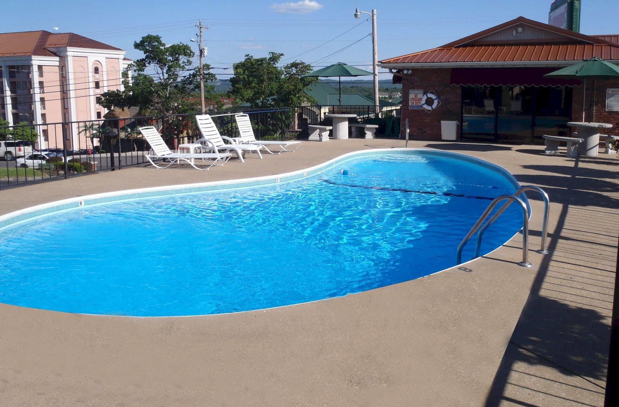 Baldknobbers Motor Inn Branson Bagian luar foto